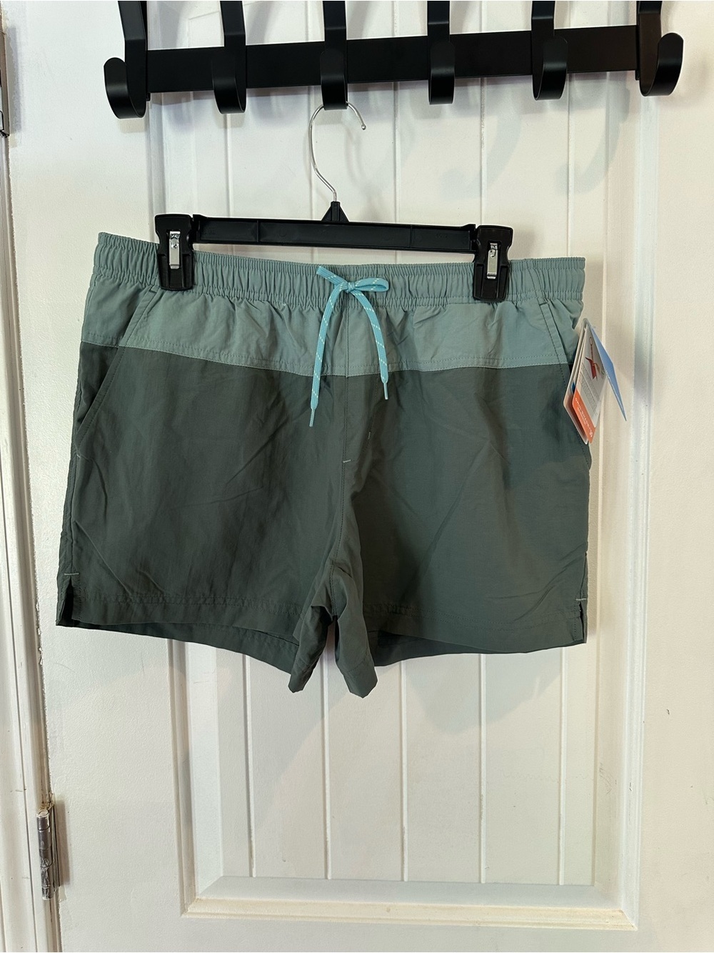 Columbia women Two-Tone Sage Green Athletic Shorts with Light Aqua Drawstring